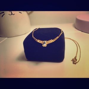 Yellow Gold and Topaz Necklace